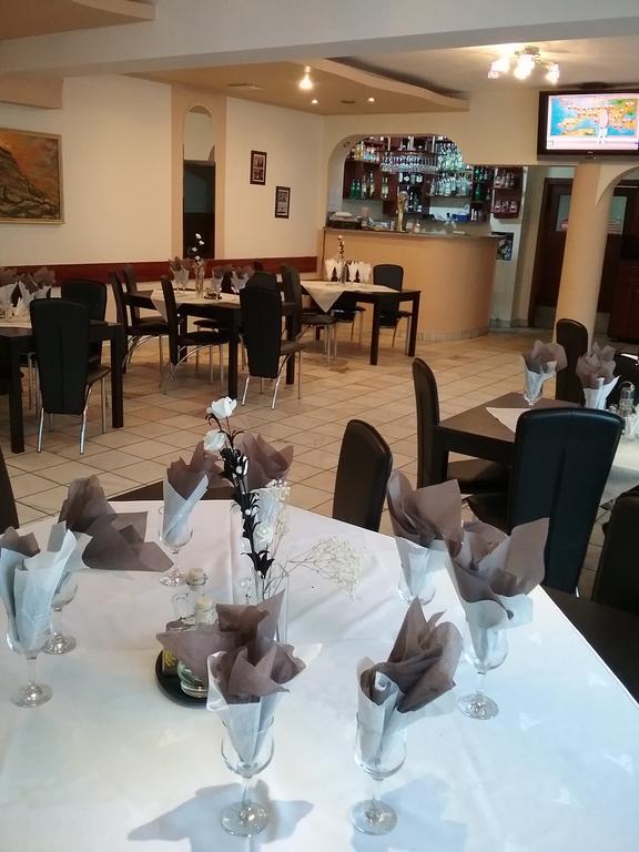 Pensiune Restaurant Sfinx Буштени Экстерьер фото
