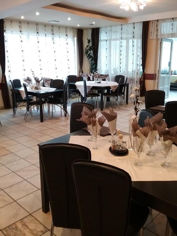 Pensiune Restaurant Sfinx Буштени Экстерьер фото